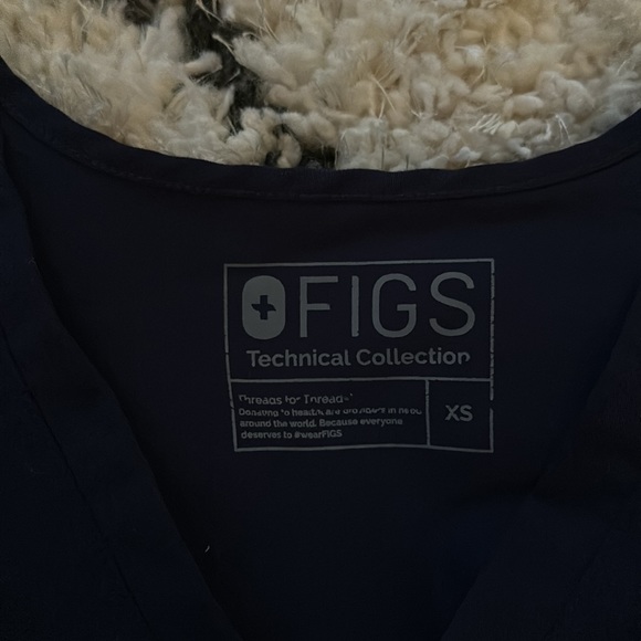 Figs navy scrub top, XS - Picture 5 of 6